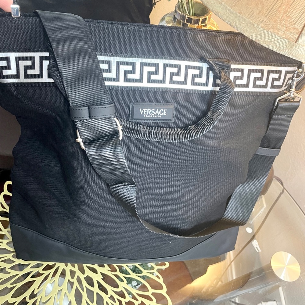 Versace - Picture 8 of 15